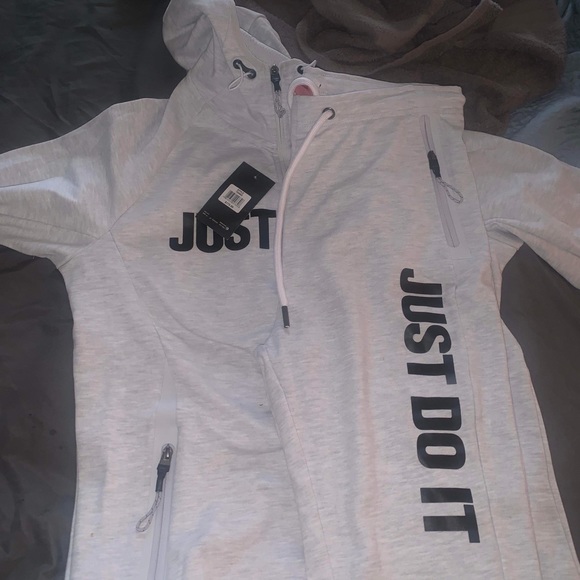 Men Large Nike Tech Jogging Suits - Picture 1 of 1